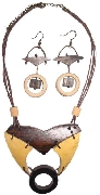 Bisuteria Ecologica y Artesanal (collares, aretes)