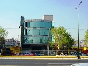 Magnifico edificio comercial frente al toreo