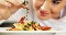 Administradora de concesionario de alimentos
