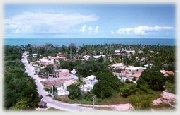 Viendo casas puestas hoteles en bahia