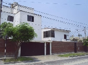 Vendo lindisima casa en surco en esquina