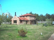 Alquilo piriapolis Uruguay chalet con piscina