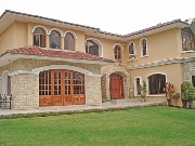 Lujosa casa alquiler tumbaco