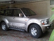 Flamante Mitsubishi montero blister 5p