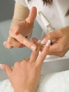 Se necesita - manicurista - pedicurista