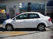 Vehiculo Nissan tiida 2009