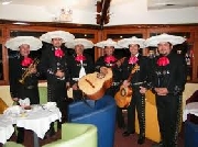 Mariachis en Santiago- lo espejo