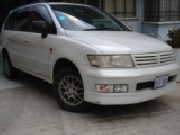 Vendo Mitsubishi chariot grandis mod 99