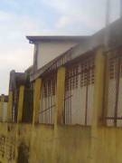 Vendo edificio de dos plantas en zona industrial