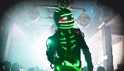 Lo ultimo en shows - robots led - reggaeton